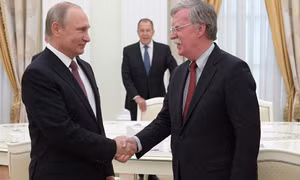 Câu hỏi đầy ẩn ý Tổng thống Putin dành cho Cố vấn An ninh quốc gia Mỹ