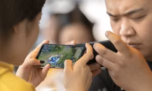 Trung Quốc áp dụng 'lệnh giới nghiêm' đối với việc trẻ em chơi game