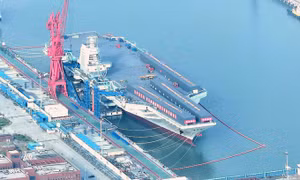 Tàu sân bay mới của Trung Quốc bị chậm tiến độ, chưa lắp radar và vũ khí