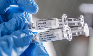 Với công nghệ truyền thống, Trung Quốc có thắng trong cuộc đua vắc-xin COVID-19?