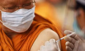 Lo thiếu nguồn cung, các nước châu Á-TBD đẩy nhanh phát triển vaccine COVID-19 nội địa