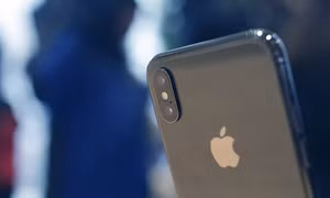 Nhà bán lẻ Trung Quốc đồng loạt hạ giá sâu các mẫu iPhone vừa ra mắt