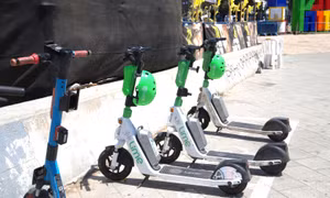 Xe e-scooter tại Israel: Tiện lợi nhưng tiềm ẩn nguy cơ chấn thương nghiêm trọng