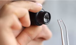 Mỹ xem xét lại lệnh cấm kim cương Nga
