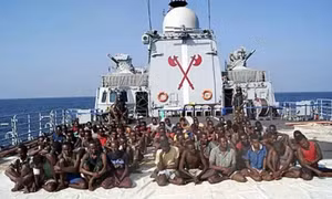 Cướp biển Somalia - 'khủng hoảng chồng khủng hoảng' đối với các tàu đi qua Biển Đỏ