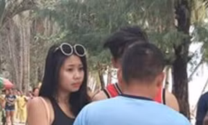 Nữ du khách bị bắt vì mặc bikini siêu nhỏ trên bãi biển