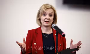 Ngoại trưởng Liz Truss dẫn trước sít sao trong cuộc đua đến chiếc ghế Thủ tướng Anh
