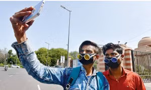 Ấn Độ yêu cầu người cách ly tại nhà gửi ảnh selfie mỗi giờ để kiểm tra vị trí