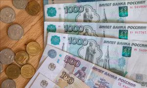 Chuyên gia Nga cảnh báo tác động tiêu cực khi đồng ruble tăng giá mạnh