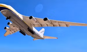 Máy bay vận tải khổng lồ AN-124 Ruslan bất ngờ xuất hiện trên bầu trời Kiev