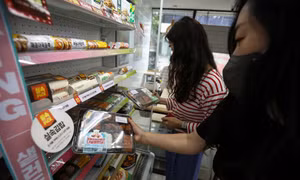 Lạm phát đẩy dân công sở Hàn Quốc ăn vội bữa trưa tại các cửa hàng tiện lợi
