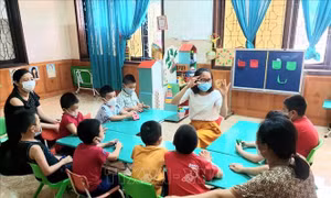 Ngày Thế giới nhận thức chứng tự kỷ (2/4): Đồng hành cùng trẻ để hòa nhập cộng đồng​