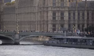 Người dân Anh tiễn biệt Nữ hoàng Elizabeth II lần cuối