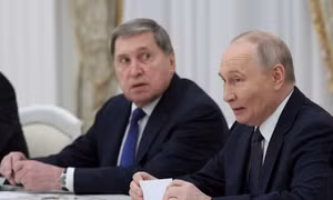 Trợ lý Tổng thống Putin thông báo thời gian địa điểm của cuộc gặp Nga-Mỹ-Ukraine đầu tiên