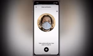 Uber áp dụng công nghệ xác nhận hành khách và người lái xe đeo khẩu trang trước khi lên taxi