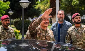 Tư lệnh quân đội Pakistan điện đàm với Tổng thống Trump trước chuyến thăm Iran