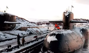 Tàu ngầm Nga-Mỹ chạm trán gần Alaska, Phó Tổng thống Pence hủy lịch trình gấp?