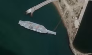Iran sửa mô hình tàu sân bay Mỹ, sẵn sàng cho tập bắn
