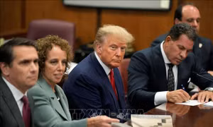 Cựu Tổng thống Mỹ Donald Trump trả lời thẩm vấn về cáo buộc gian lận kinh doanh