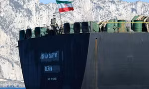 Tàu Iran Adrian Darya vẫn giữ bí mật điểm đến sau khi bán hết dầu