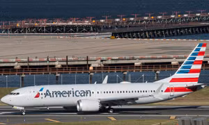 Nghi Boeing 737 Max trục trặc, phi công tắt động cơ trên không, hạ cánh khẩn