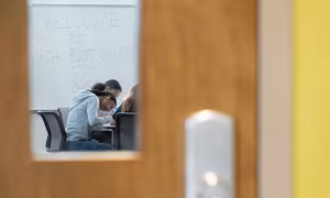 Nhiều sinh viên Mỹ chật vật với toán cơ bản vì học trực tuyến trong đại dịch