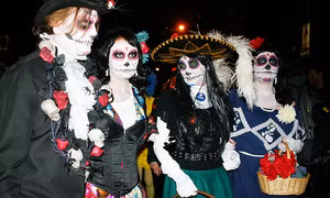 Điệp viên CIA dạy trẻ em phương thức cải trang tốt nhất cho Halloween