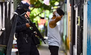 El Salvador bắt giữ 2% dân số trưởng thành vì bạo lực băng đảng