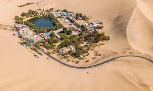 Ngắm nhìn ốc đảo Huacachina huyền ảo giữa sa mạc khô cằn ở Peru