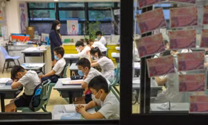 Hong Kong chuẩn bị ra sao để đảm bảo cho học sinh quay trở lại học trực tiếp?