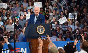 Tổng thống Mỹ Joe Biden phản ứng về quyền miễn trừ truy tố với ông Trump