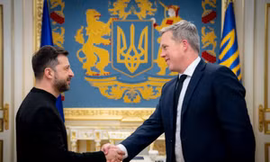 NBC News: Bộ trưởng Lục quân Mỹ cảnh báo quân đội Ukraine về ‘nguy cơ thất bại cận kề’