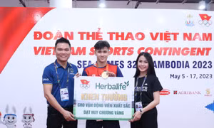 Herbalife Việt Nam thưởng nóng cho các vận động viên đạt Huy chương Vàng đầu tiên tại SEA Games 32