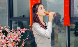Làm mát cơ thể để vượt qua cơn nóng trong người khi chạy deadline 2 tháng cuối năm 
