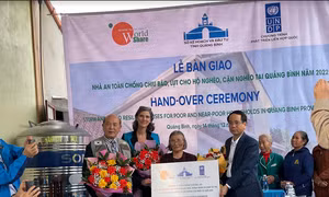 Người dân nghèo Quảng Bình được nhận Nhà an toàn chống chịu bão, lụt