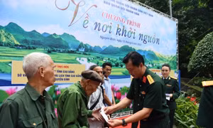 'Về nơi khởi nguồn' để tri ân những người có công với cách mạng