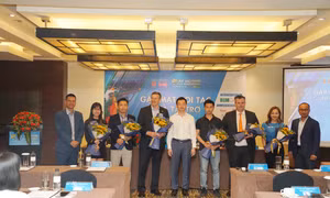 Khởi động giải chạy Tay Ho Half Marathon 2021 sau hai lẫn hoãn vì dịch COVID-19