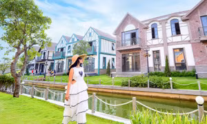 Nhà thiết kế Hà Linh Thư tận hưởng ngày bình yên tại Hồ Tràm