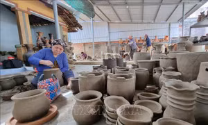 Khởi sắc vùng đồng bào Chăm ở Ninh Thuận