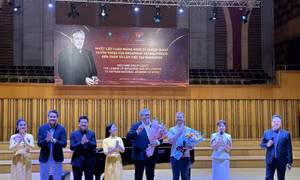 Huyền thoại Broadway và Hollywood gặp gỡ, truyền cảm hứng cho sinh viên Học viện Âm nhạc Quốc gia Việt Nam 