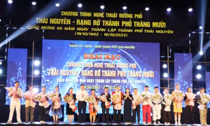 Sôi động Chương trình nghệ thuật đường phố “Thái Nguyên - Rạng rỡ thành phố Tháng Mười”
