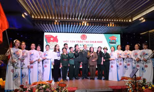 Cựu chiến binh Việt Nam tại Đức tiếp tục phát huy truyền thống vẻ vang của Quân đội