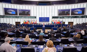 Bloomberg: EU sẵn sàng áp dụng các biện pháp trừng phạt thứ cấp với các đối tác của Nga