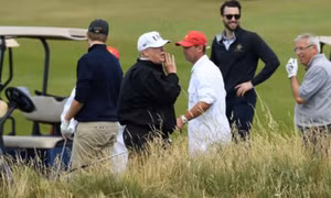 Khi thú vui golf của ông Donald Trump trở thành tâm điểm chính trị