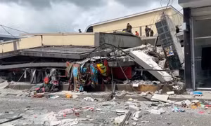 Người dân Vanuatu sống trong lều vì sợ hãi sau trận động đất kinh hoàng