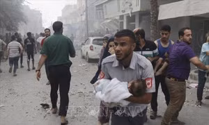 Người dân Palestine sống trong sợ hãi khi trải qua 34 giờ mất liên lạc ở Gaza