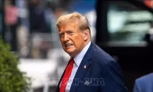 Ông Trump và Thủ tướng Canada Justin Trudeau thảo luận về biên giới, thương mại và năng lượng sau tuyên bố áp thuế