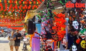 Choáng ngợp phố Hàng Mã ngập tràn sắc màu ‘ma mị’ đón Halloween