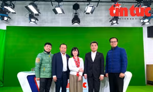 Báo chí sáng tạo 'gia vị lạ' trong 'bữa tiệc' thông tin 4.0
