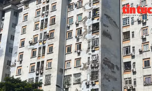 Nhà tái định cư xuống cấp trầm trọng sau mưa bão